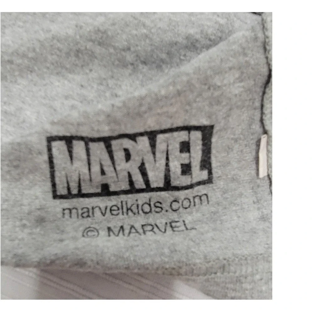 Marvel Spiderman Disney Store Kids Gray Graphic T-Shirt Size S 5/6 Comic Style